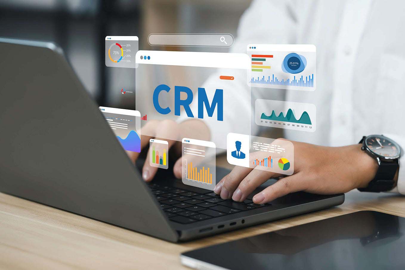 نقش نرم افزارهای مدیریت تماس و CRM در حل این چالش ها